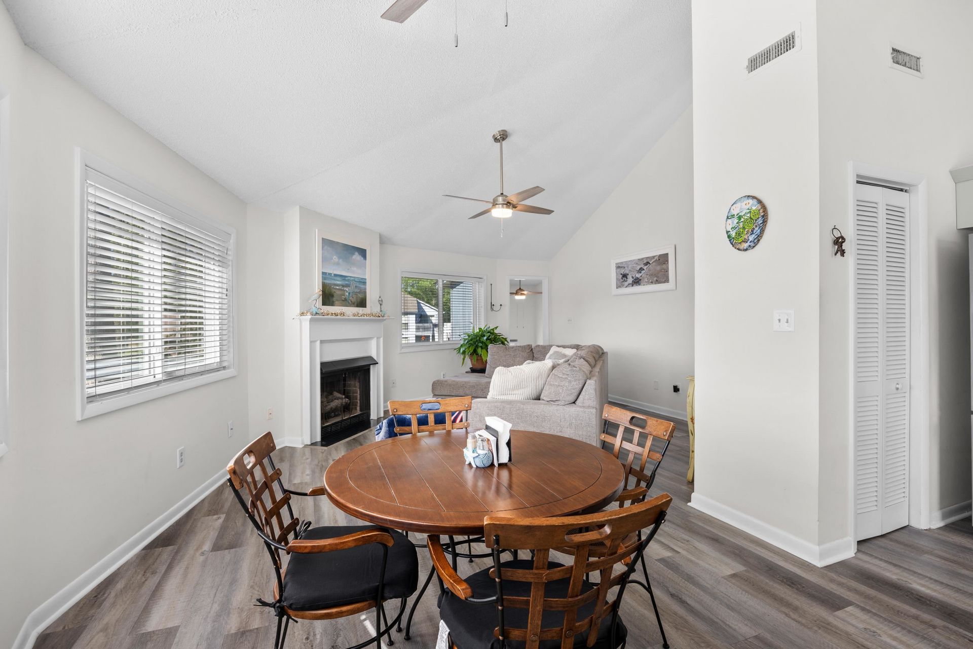 622 Tall Oaks Ln. Photo 10