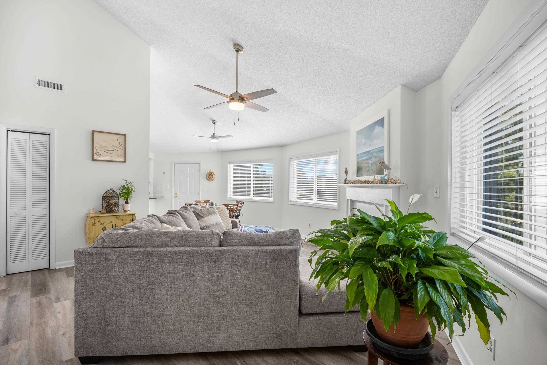622 Tall Oaks Ln. Photo 11