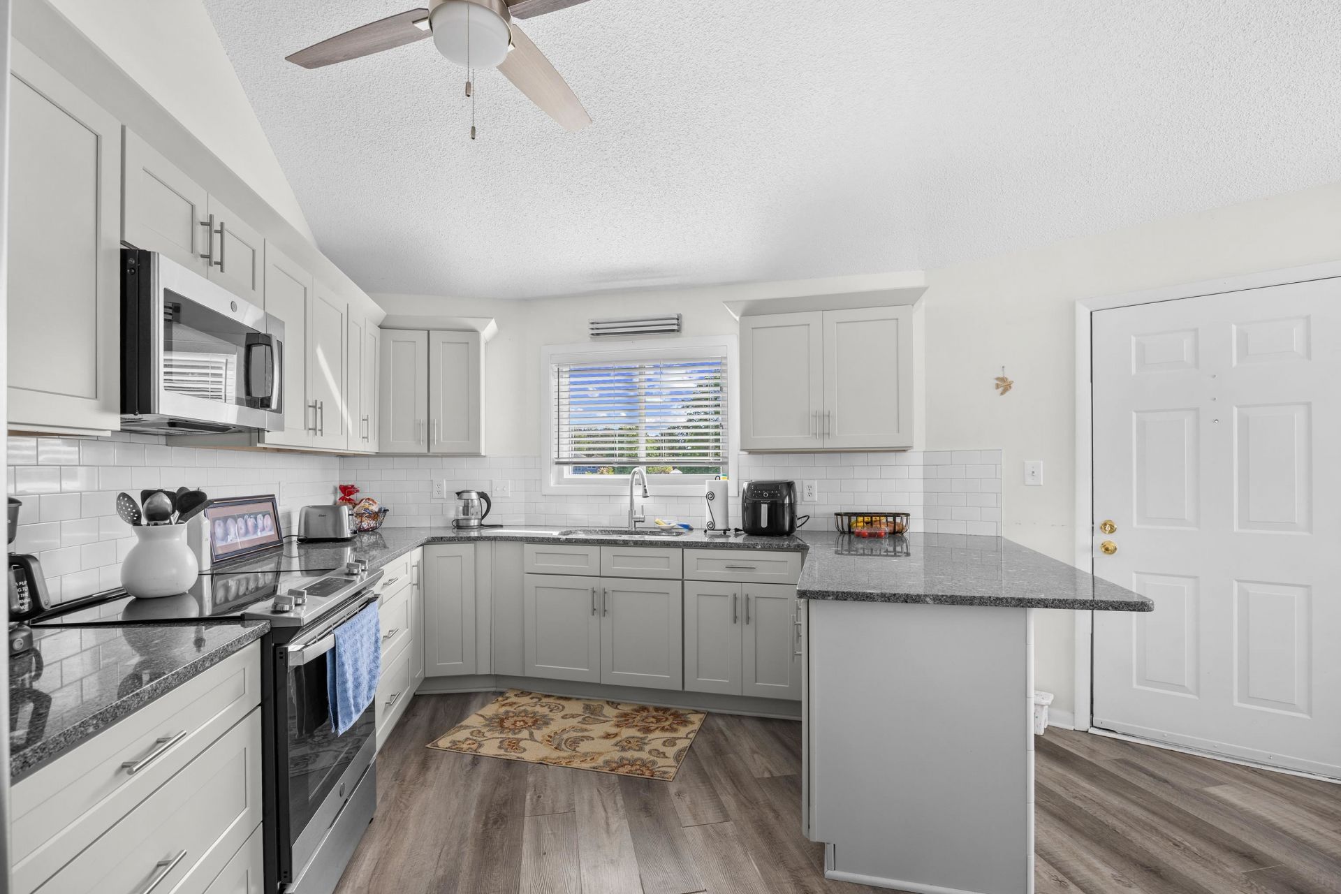 622 Tall Oaks Ln. Photo 5