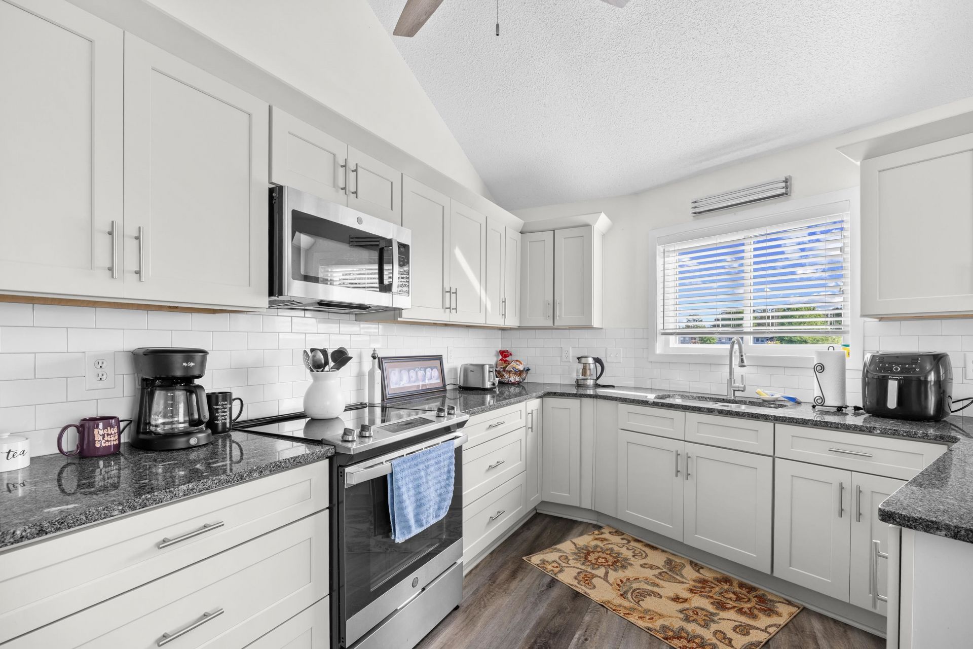 622 Tall Oaks Ln. Photo 7