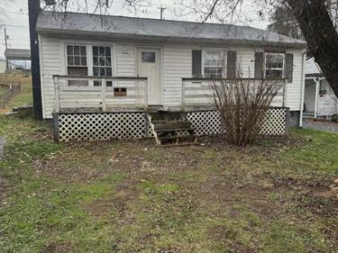 222 E 38th St , Buena Vista, VA 24416