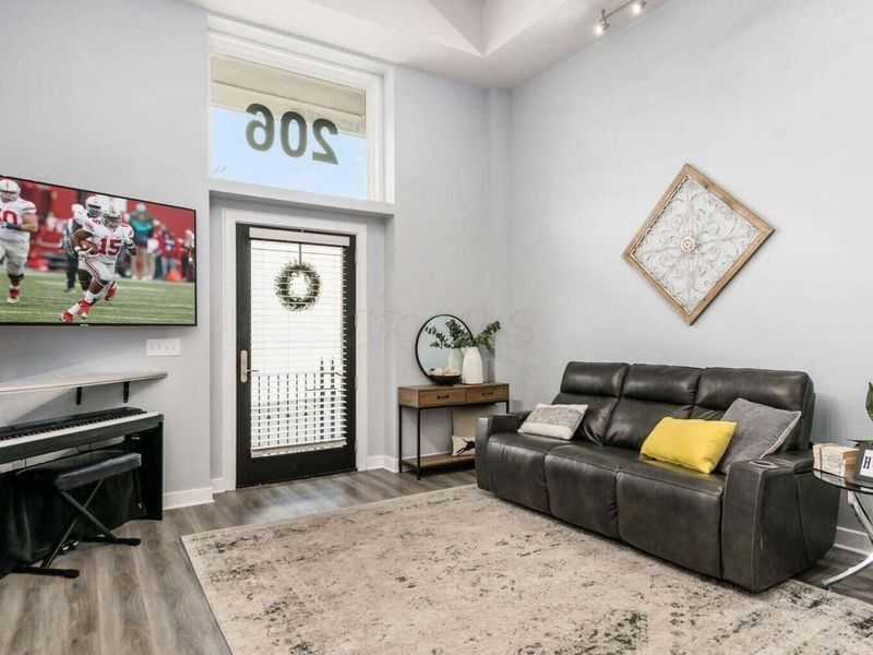 1276 N High Street , Unit 206, Columbus, OH 43201 Photo 3