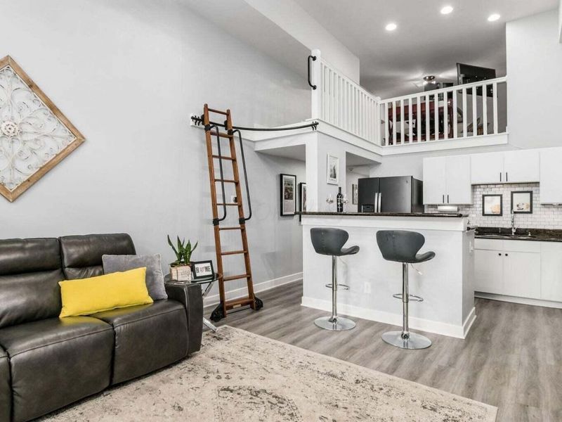 1276 N High Street , Unit 206, Columbus, OH 43201 Photo 5