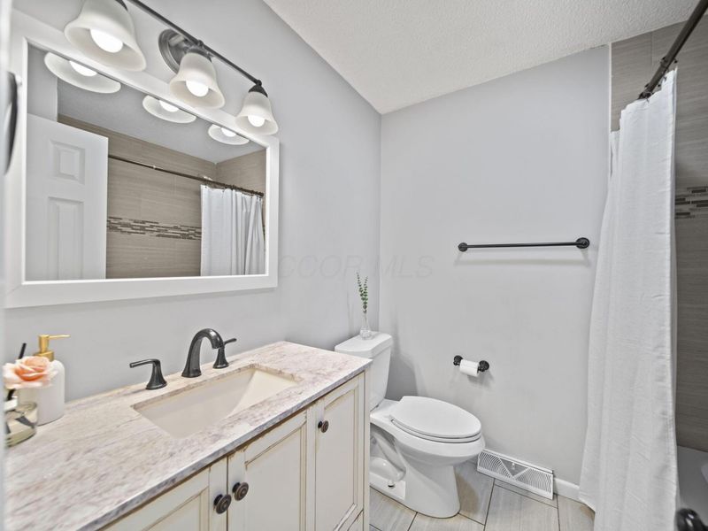 545 N County Line Road , Sunbury, OH 43074 Photo 19