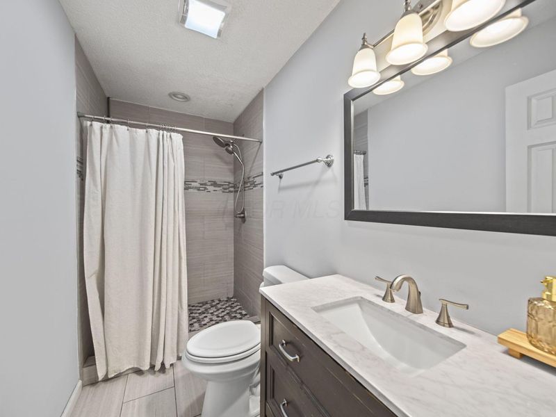 545 N County Line Road , Sunbury, OH 43074 Photo 29