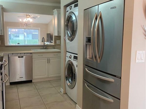 803 SW 119th Way , Davie, FL 33325