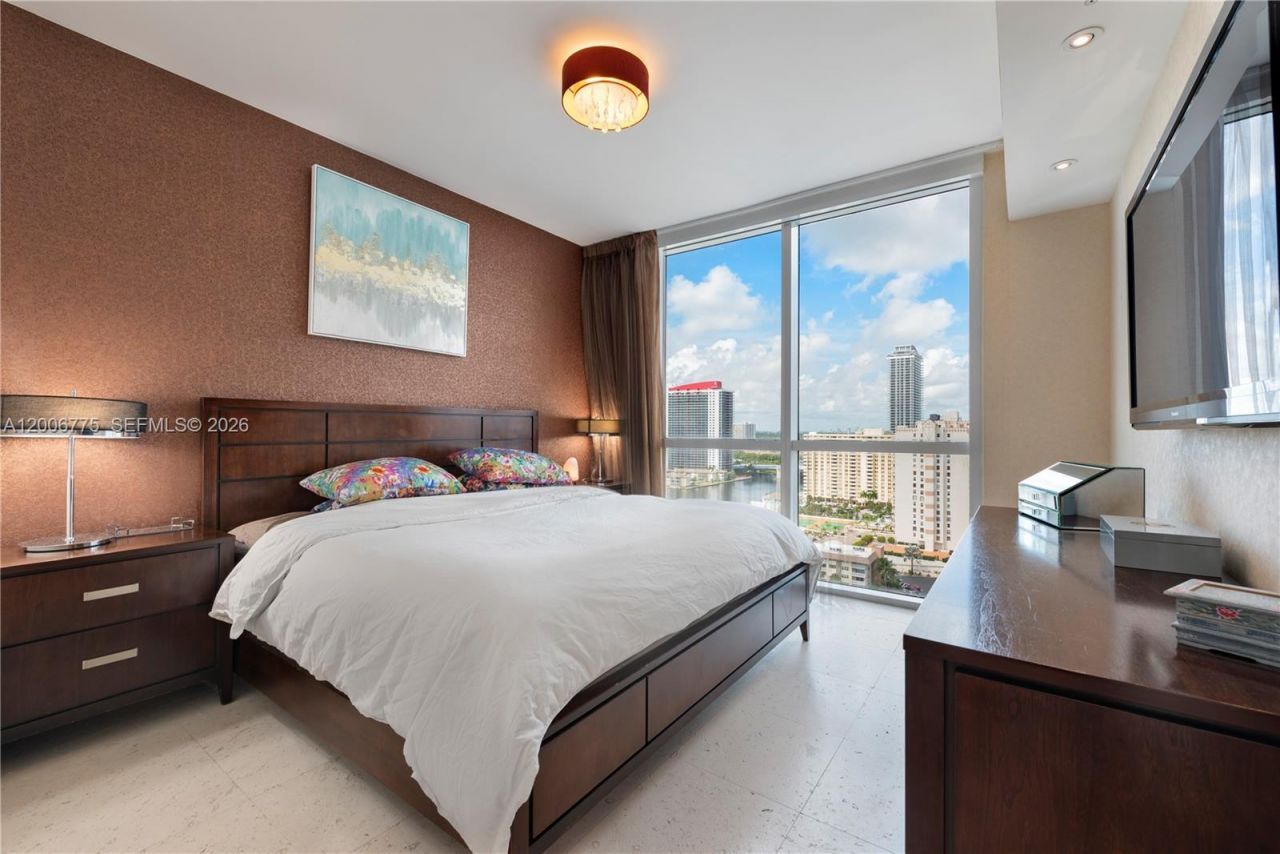 1945 S Ocean Dr, Unit 1812, Hallandale Beach, FL 33009 Photo