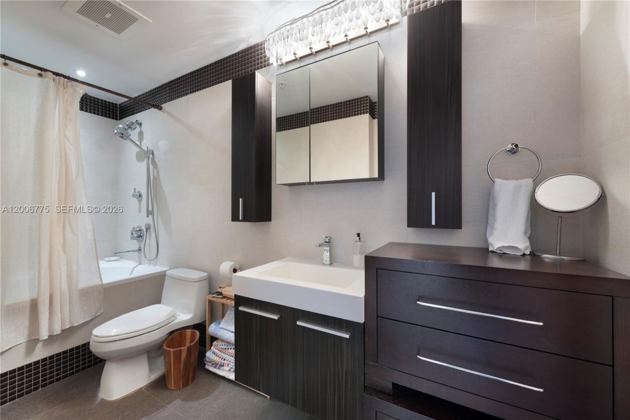 1945 S Ocean Dr, Unit 1812, Hallandale Beach, FL 33009 Photo