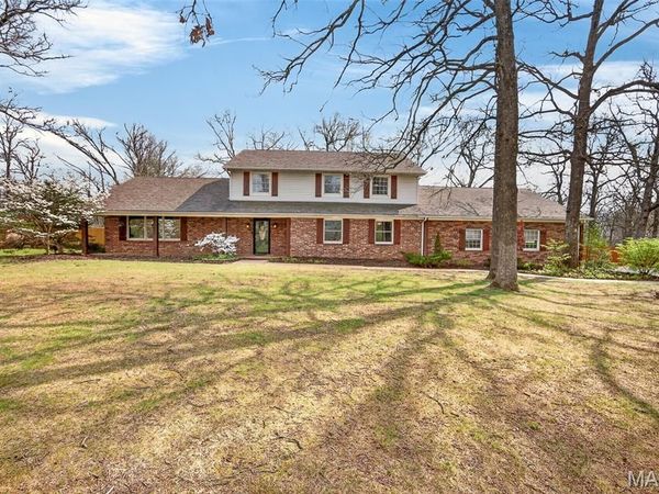 20200 NW Oakwood Drive , Lebanon, MO 65536