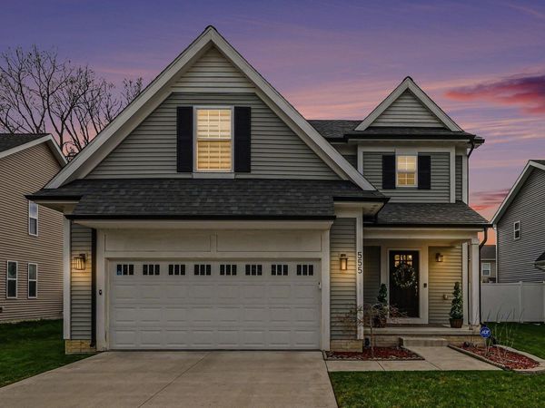 555 S Winding Drive, Waterford, MI 48328