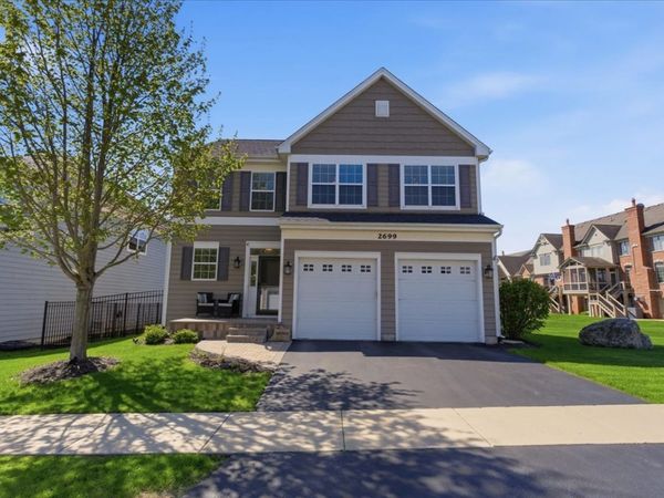 2699 Regency Court E, St. Charles, IL 60175