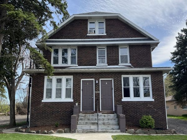 1425 10th Street , Waukegan, IL 60085