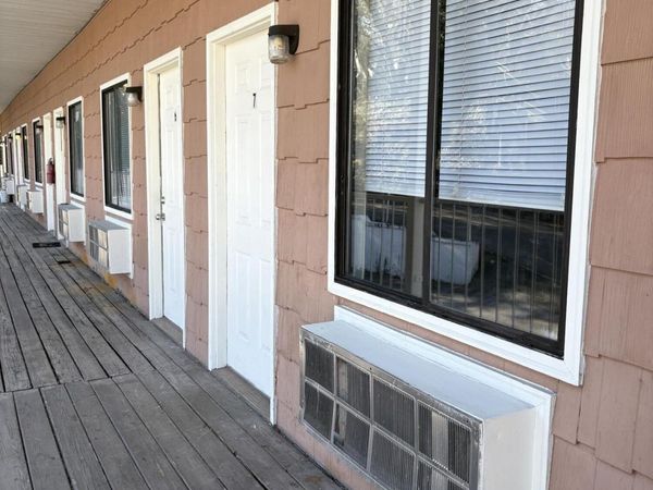 215 E Race St, Kingston, TN 37763