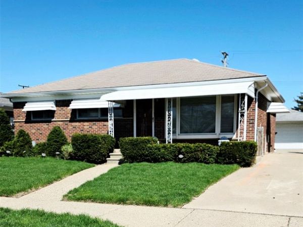 25866 Huron Street, Roseville, MI 48066