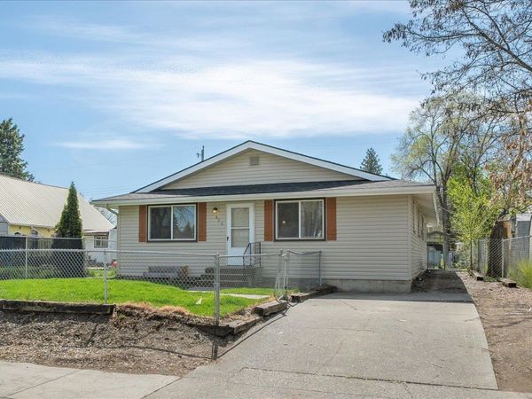 820 E Rowan Ave, Spokane, WA 99207