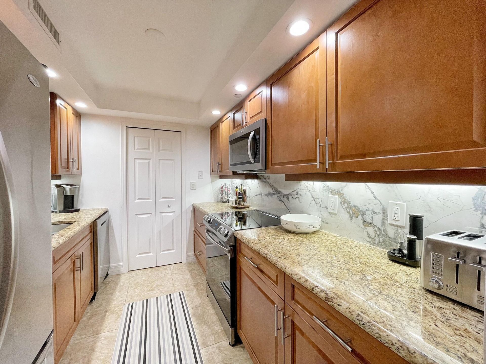 3000 N Ocean Drive, Unit 16-b, Singer Island, FL 33404 Photo