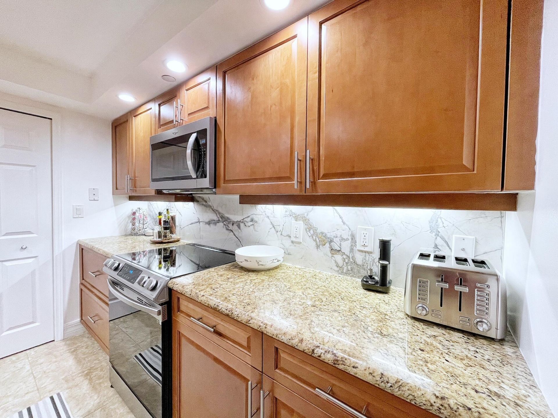 3000 N Ocean Drive, Unit 16-b, Singer Island, FL 33404 Photo