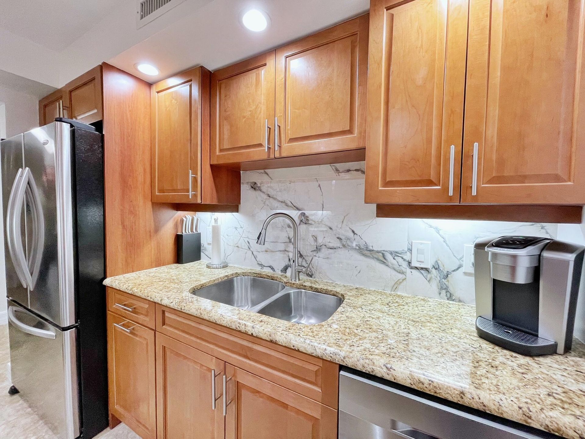 3000 N Ocean Drive, Unit 16-b, Singer Island, FL 33404 Photo