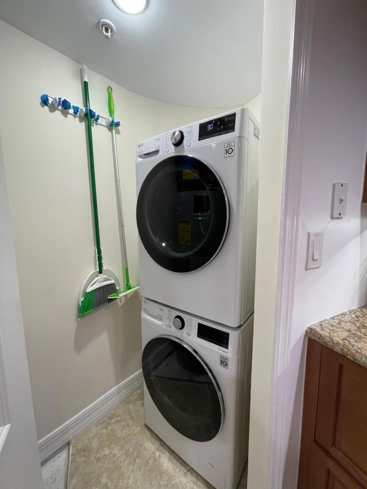 3000 N Ocean Drive, Unit 16-b, Singer Island, FL 33404 Photo