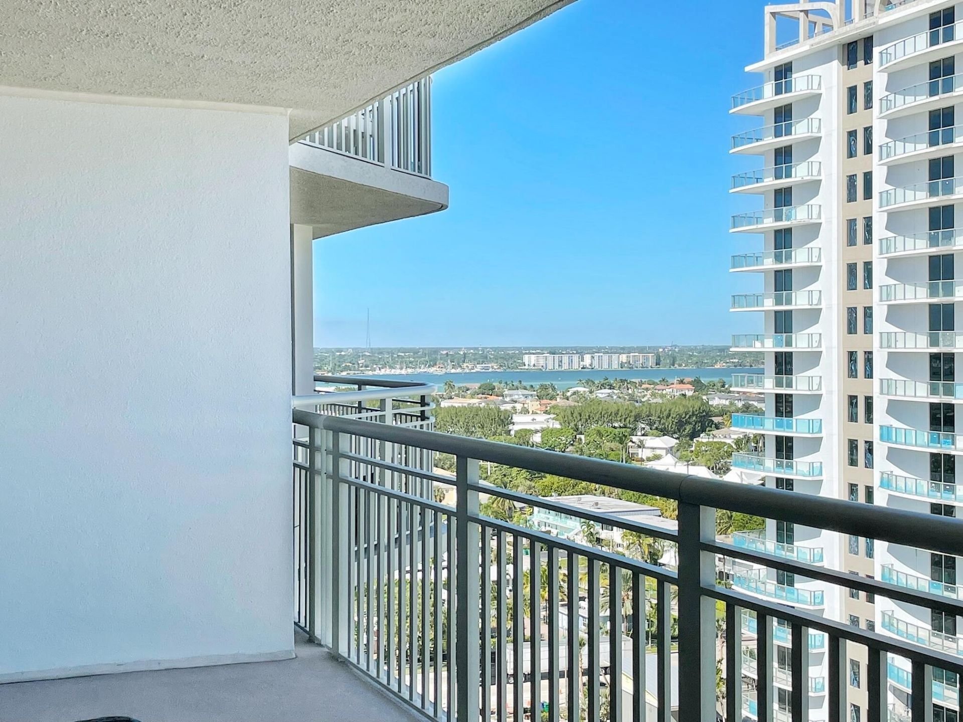 3000 N Ocean Drive, Unit 16-b, Singer Island, FL 33404 Photo