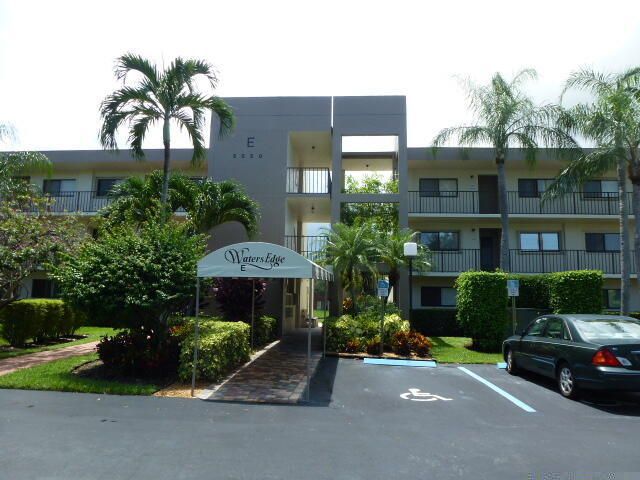 5550 Witney Drive, Unit 308, Delray Beach, FL 33484 Photo