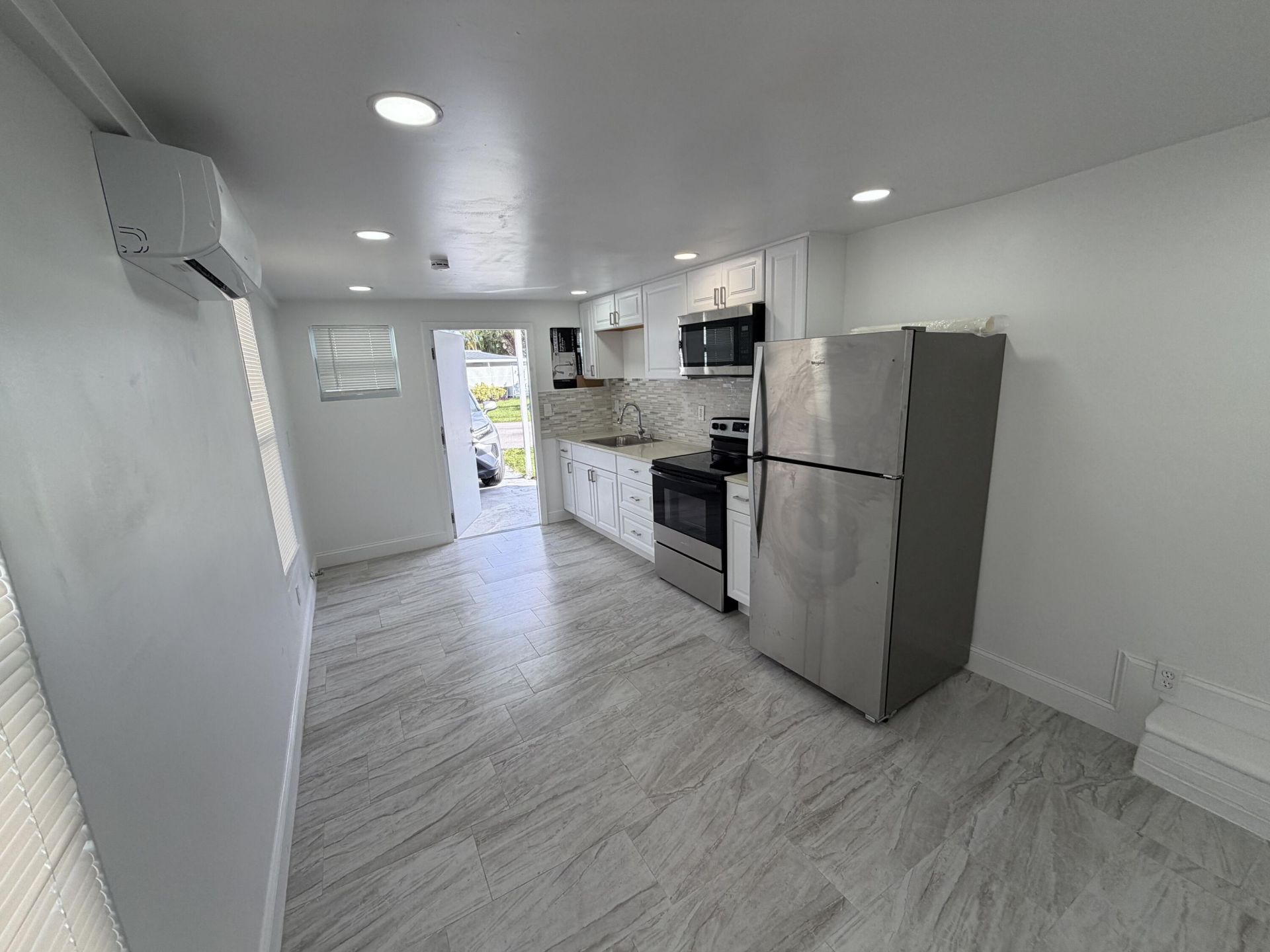 8717 SW 16th Place, Davie, FL 33324 Photo