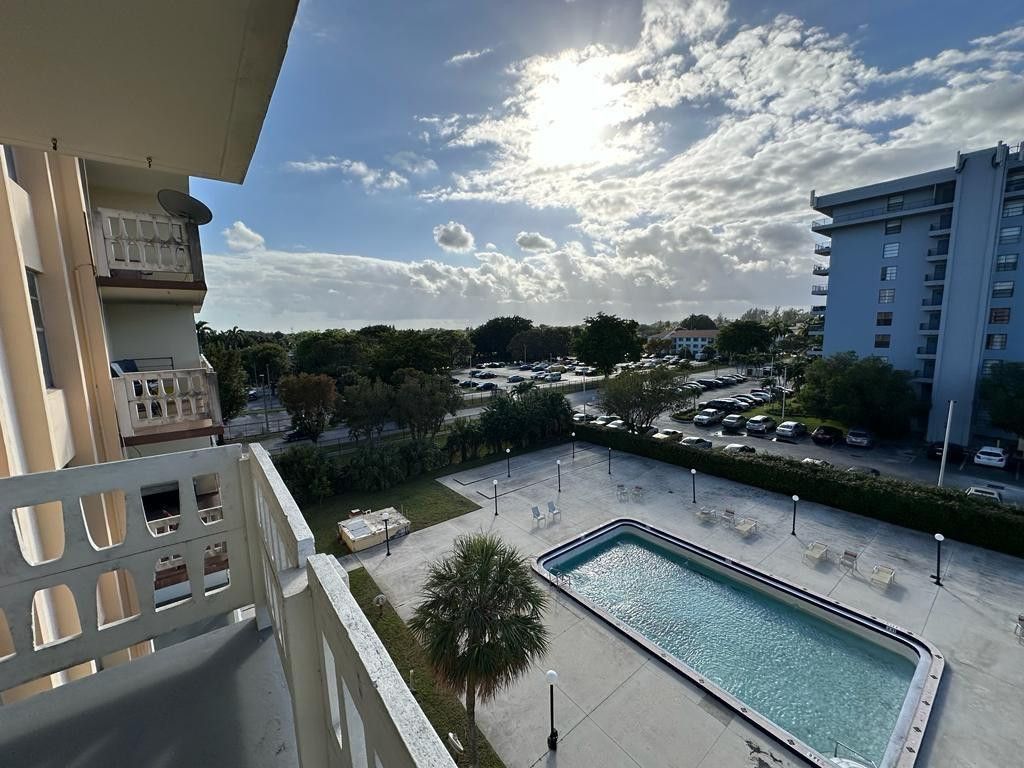 15600 NW 7th Avenue, Unit 516, Miami, FL 33169 Photo
