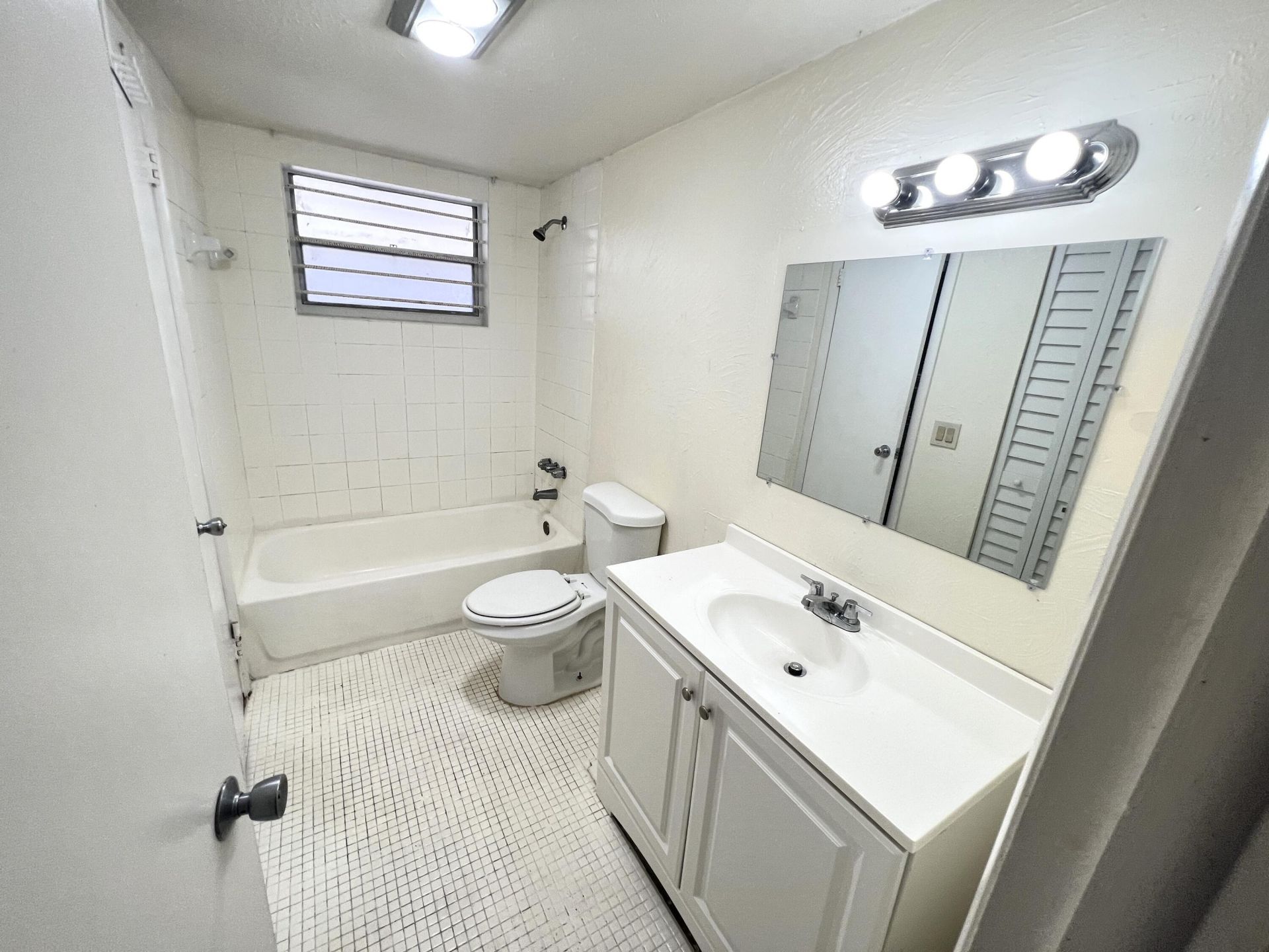 15600 NW 7th Avenue, Unit 516, Miami, FL 33169 Photo