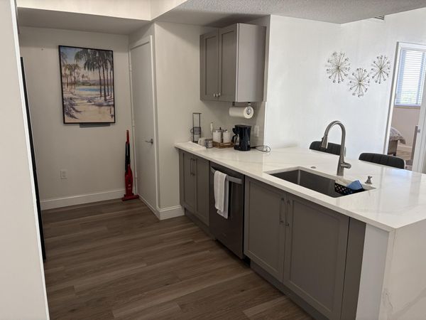 1551 N Flagler Drive, Unit 905, West Palm Beach, FL 33401