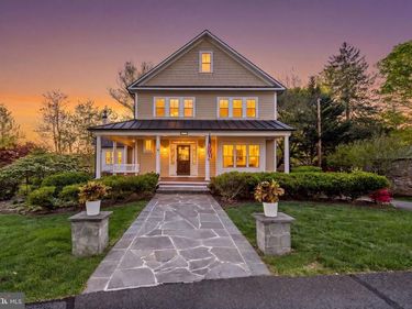 10 N LOCUST STREET, ROUND HILL, VA 20141