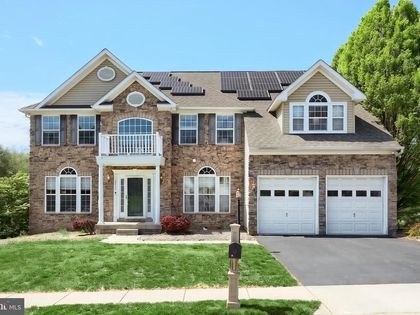 2735 QUAKER COURT York, PA 17408
