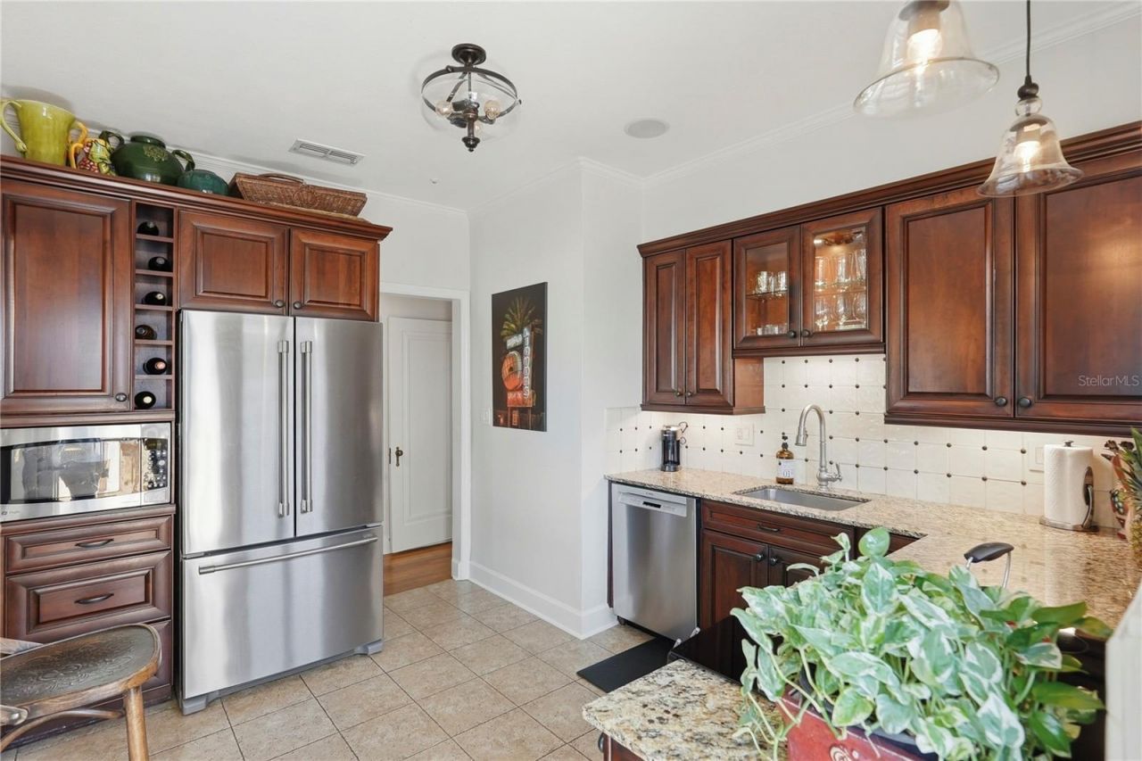 1325 24th Avenue N, Saint Petersburg, FL 33704 Photo