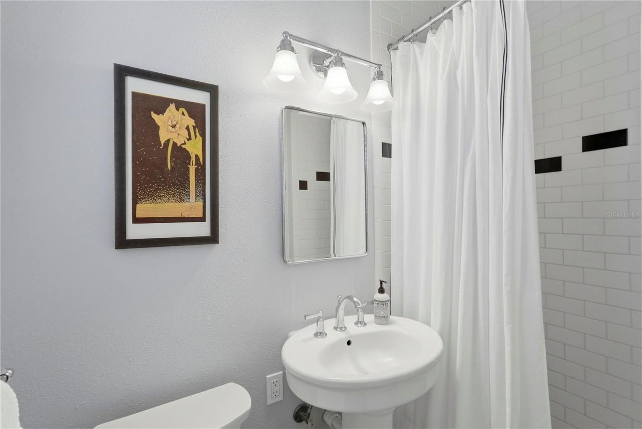 1325 24th Avenue N, Saint Petersburg, FL 33704 Photo