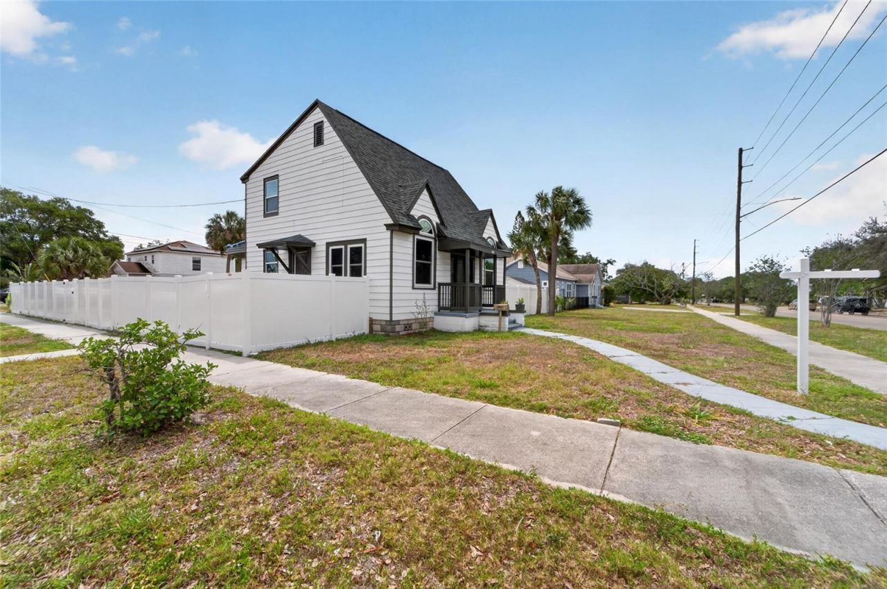 1900 16th Street S, Saint Petersburg, FL 33705 Photo