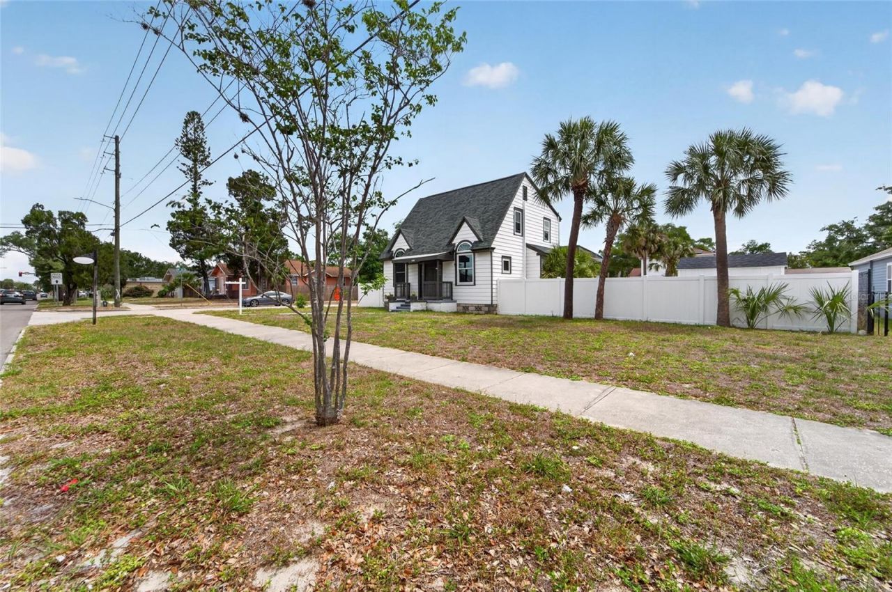1900 16th Street S, Saint Petersburg, FL 33705 Photo