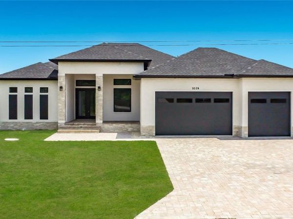 9524 SINGER CIRCLE , PORT CHARLOTTE, FL 33981