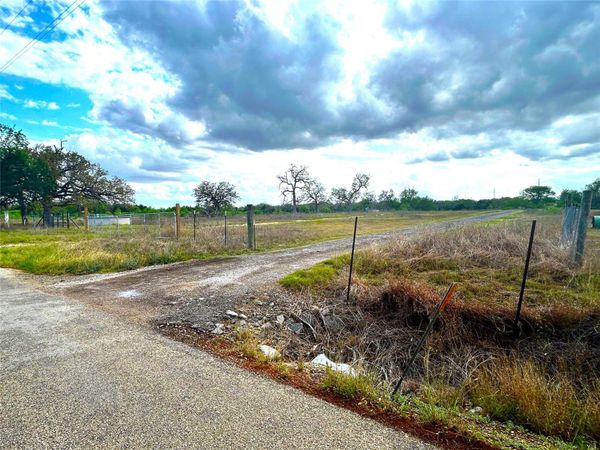 1060 Fox LN , Unit Lot #4, Lockhart, TX 78644