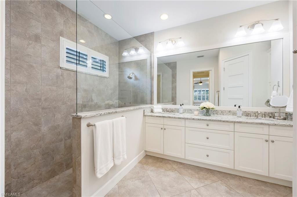 6466 Warwick Ave, Naples, FL 34113 Photo