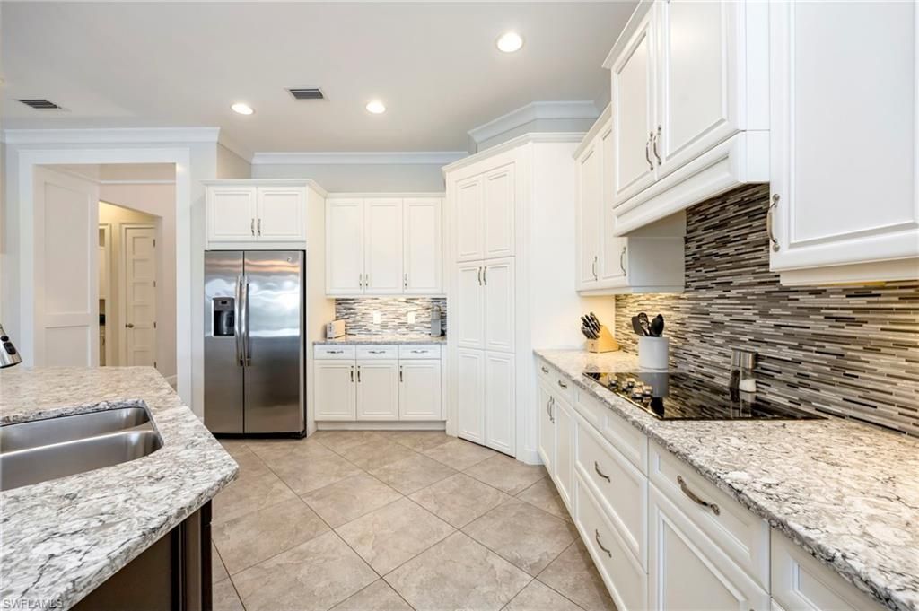 6466 Warwick Ave, Naples, FL 34113 Photo