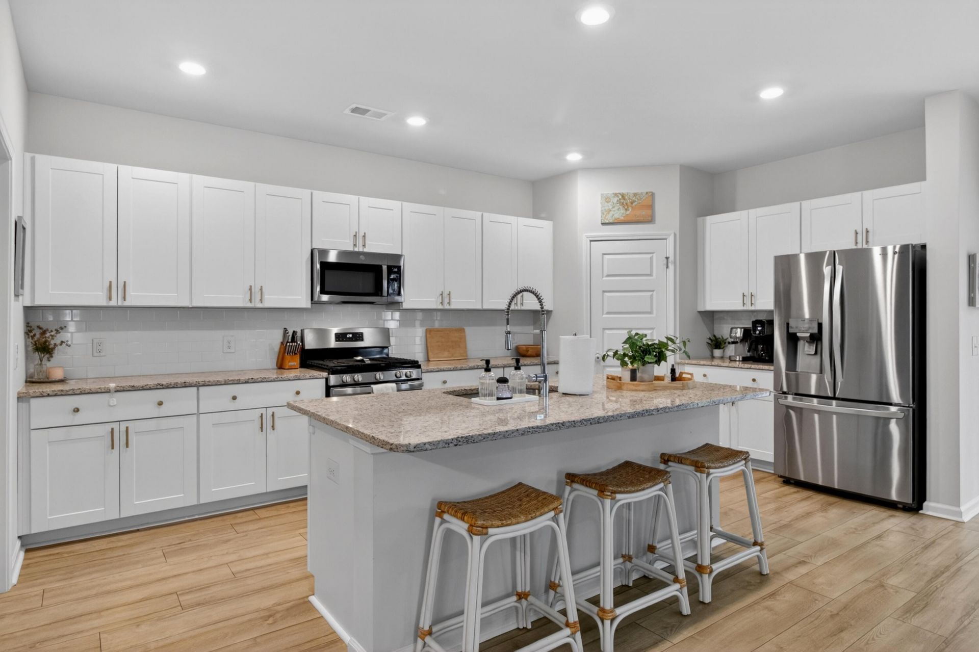 325 Saddlewood Drive Photo 13