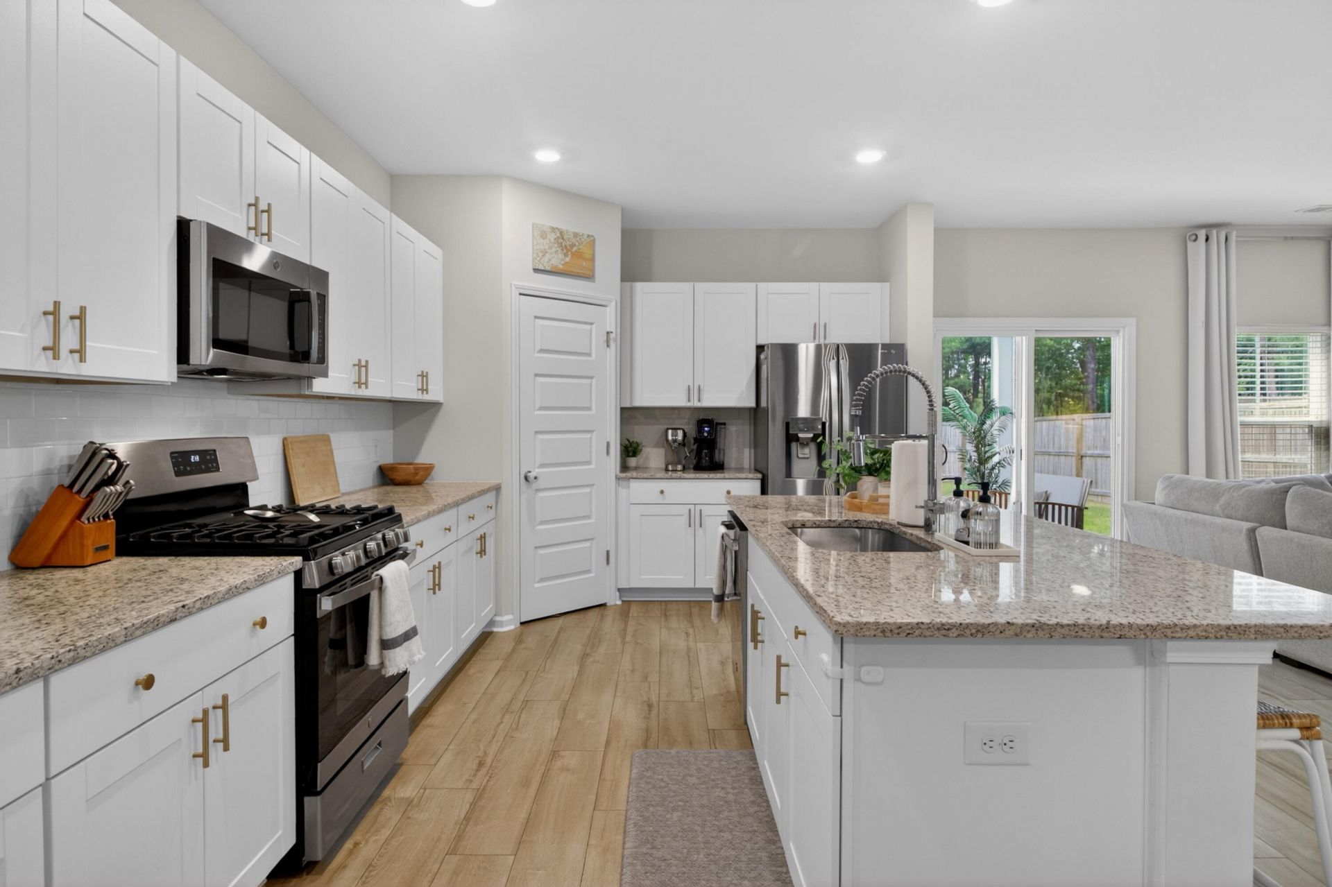 325 Saddlewood Drive Photo 16