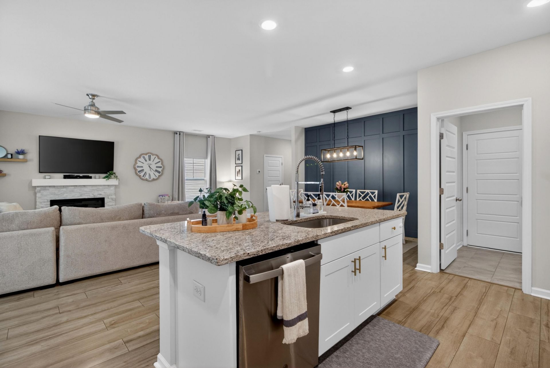 325 Saddlewood Drive Photo 17