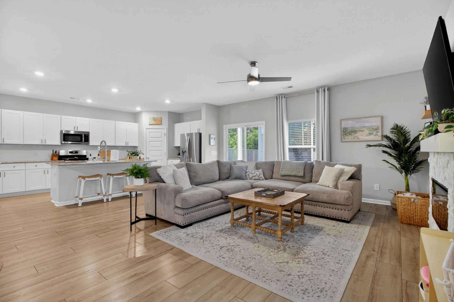 325 Saddlewood Drive Photo 7