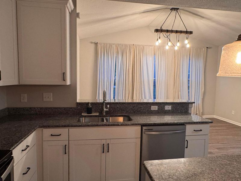 1124 Ayrshire Drive, Columbus, OH 43207 Photo 12