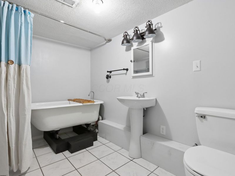 1124 Ayrshire Drive, Columbus, OH 43207 Photo 34