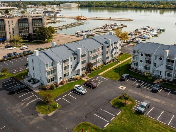 104 Clinton Reef Drive, Unit 104, Port Clinton, OH 43452