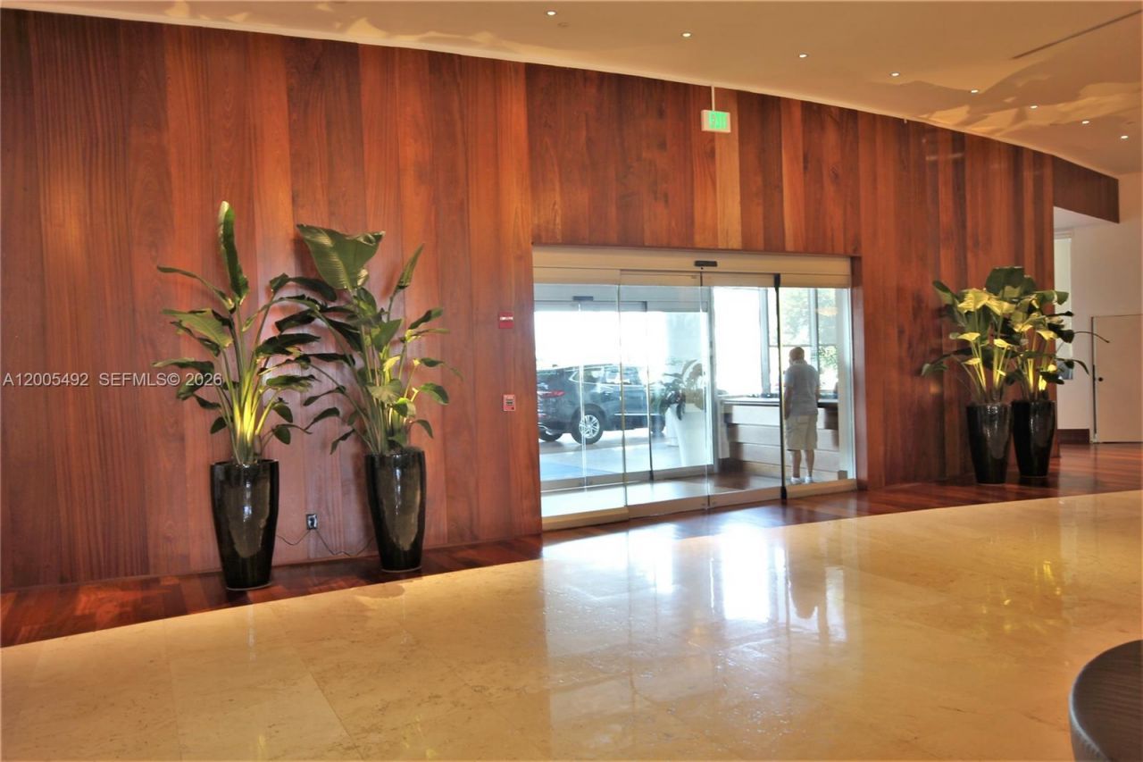5161 Collins Ave , Unit 518, Miami Beach, FL 33140 Photo