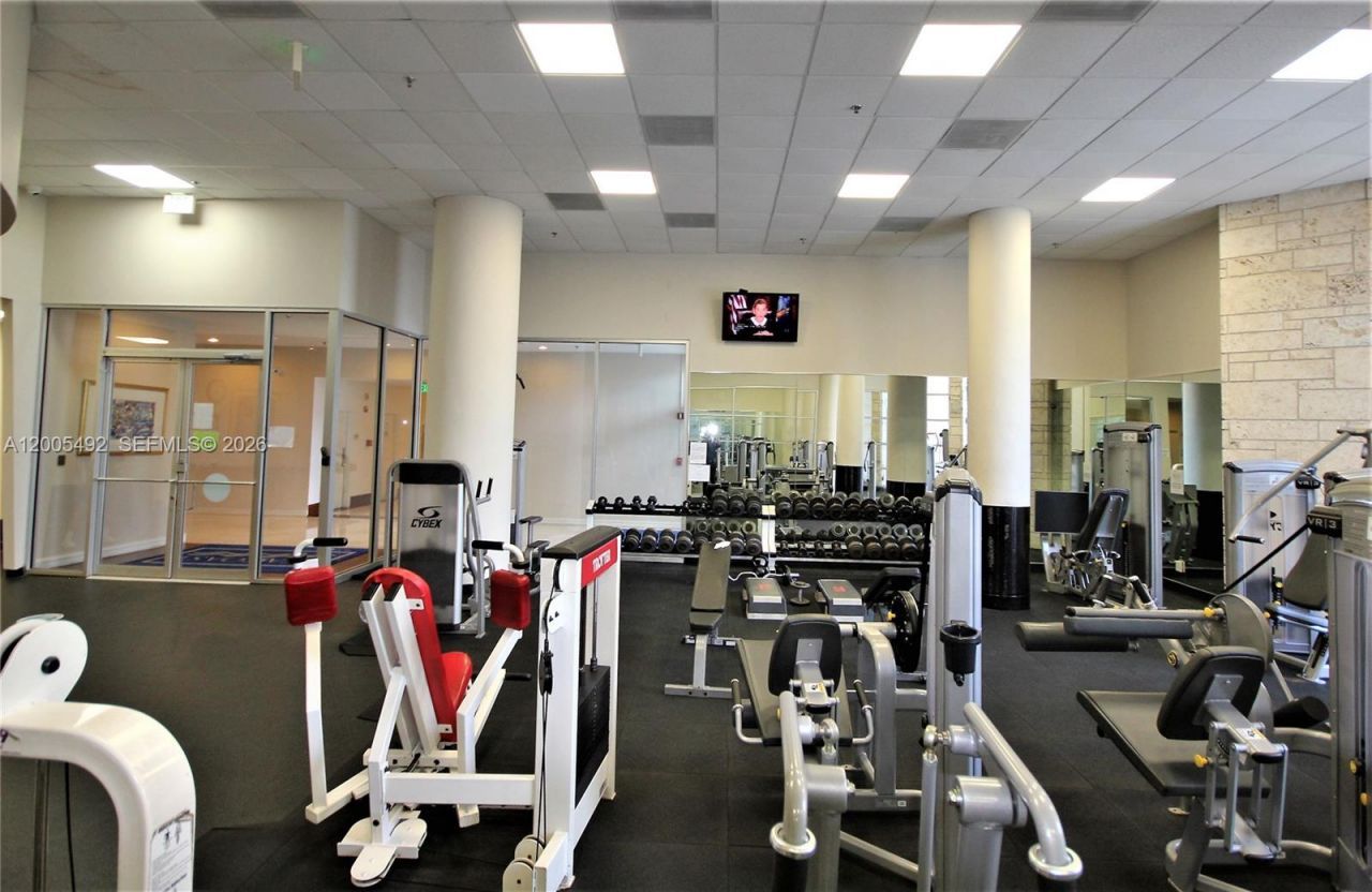5161 Collins Ave , Unit 518, Miami Beach, FL 33140 Photo
