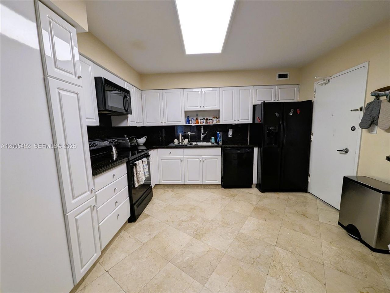 5161 Collins Ave , Unit 518, Miami Beach, FL 33140 Photo