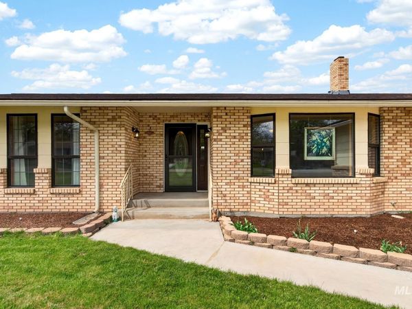 600 Donna Drive, Nampa, ID 83686